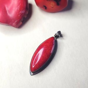 Red coral pendant